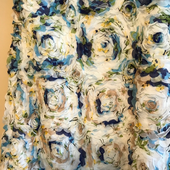 - Pippa and Julia Dress with floral design - Picture 6 of 7